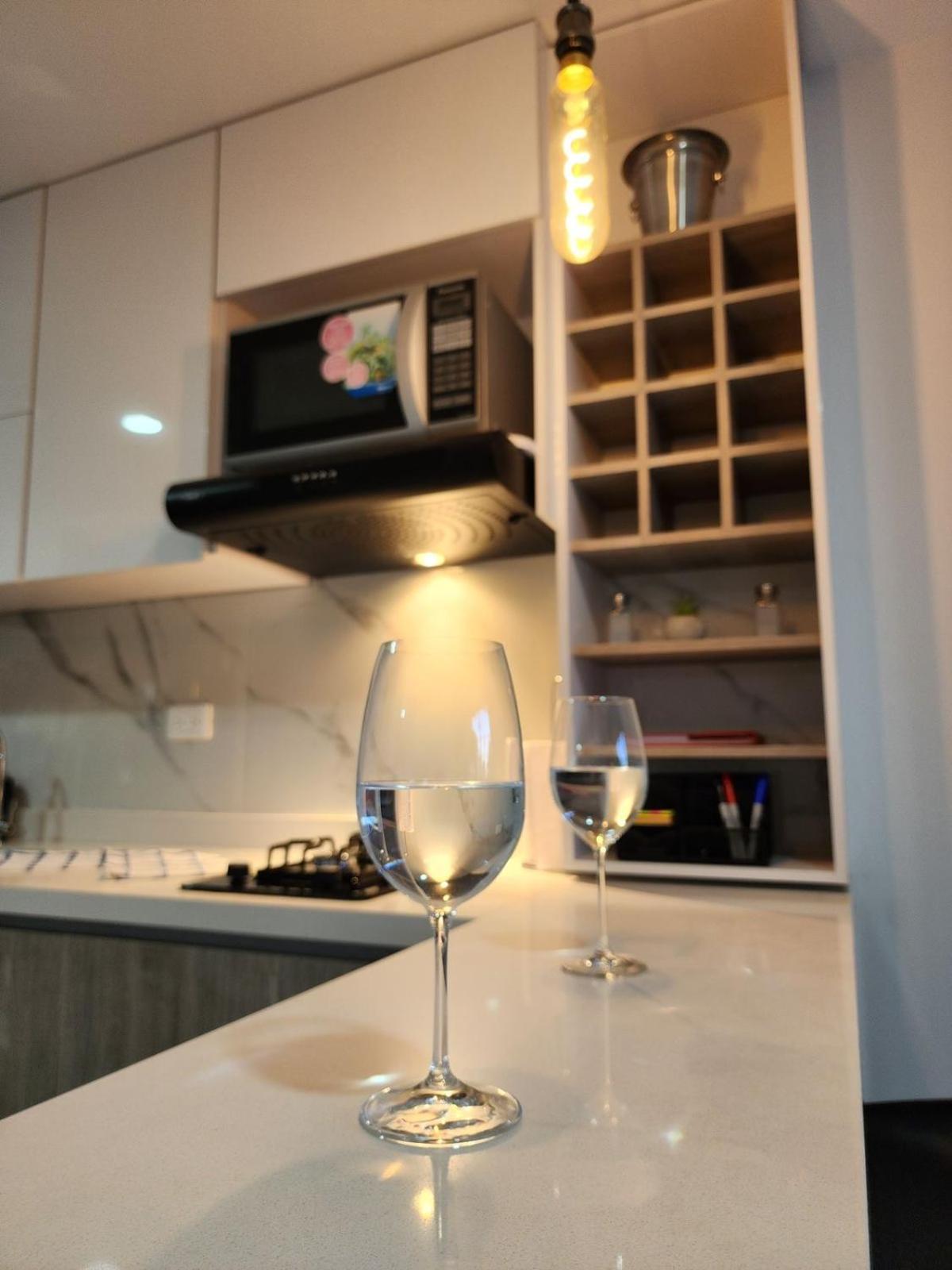 apartaestudio de lujo en excelente sector con aire acondicionado