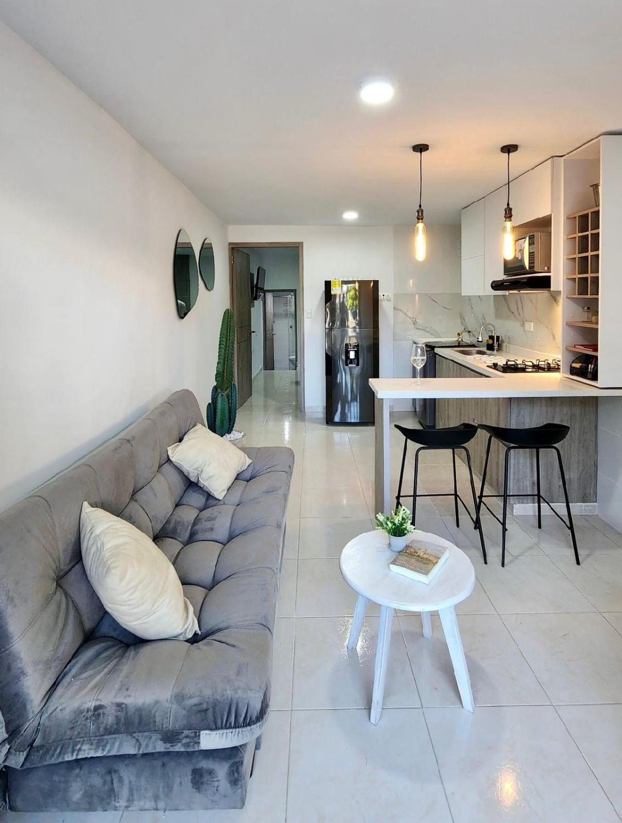 apartaestudio de lujo en excelente sector con aire acondicionado