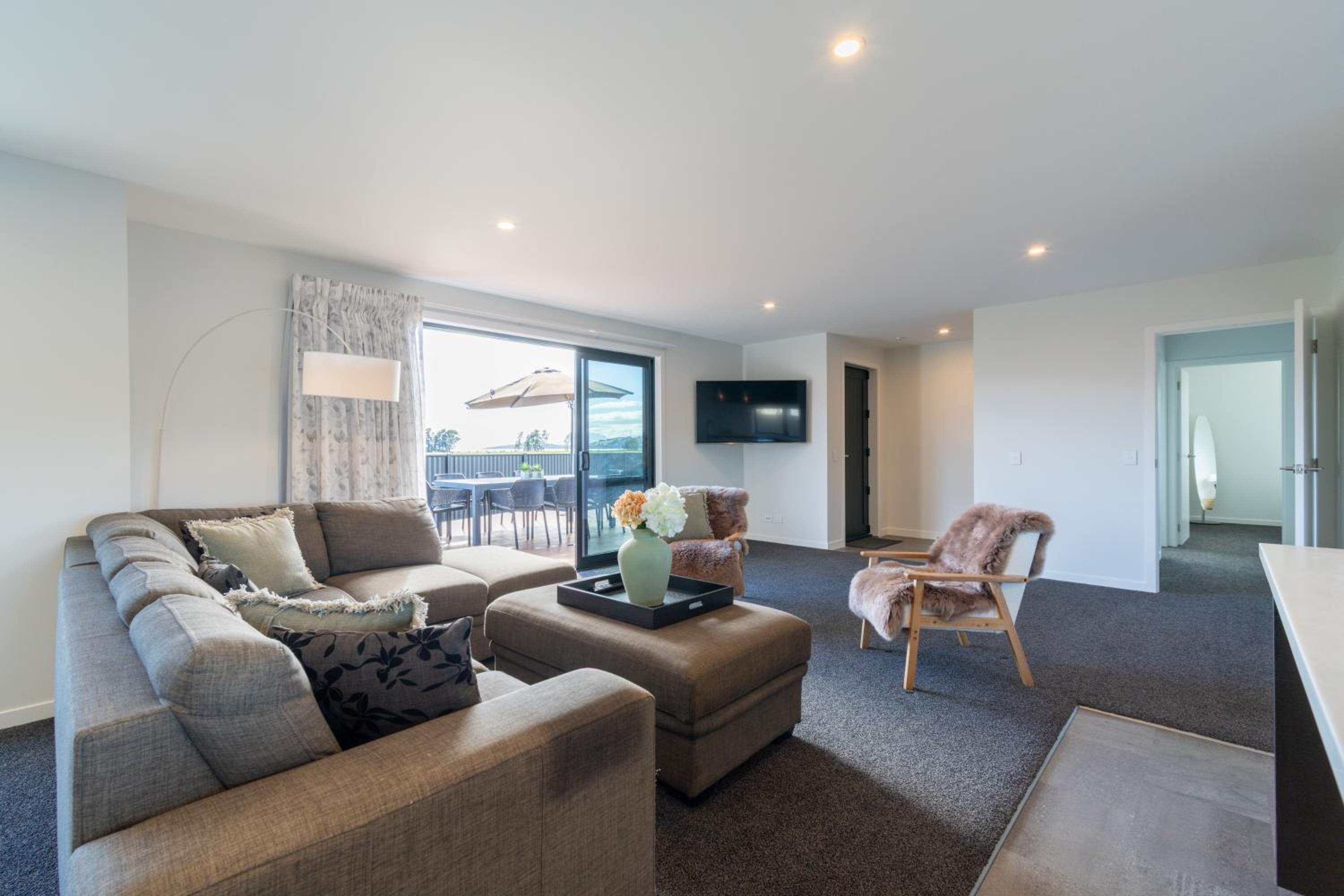 Oraka Scenery - Te Anau Holiday Home view 4