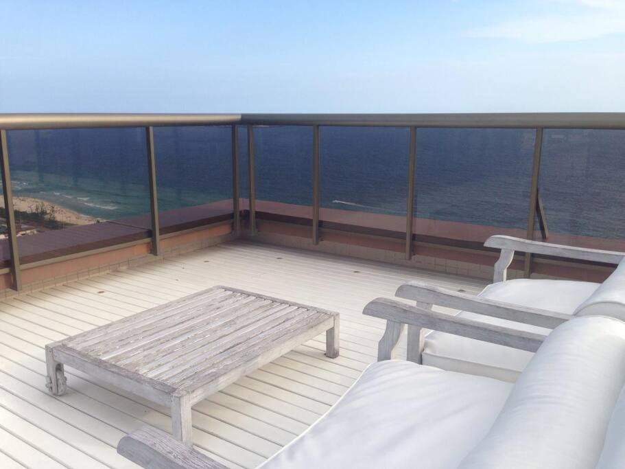 Beachfront Condo Large Apartament