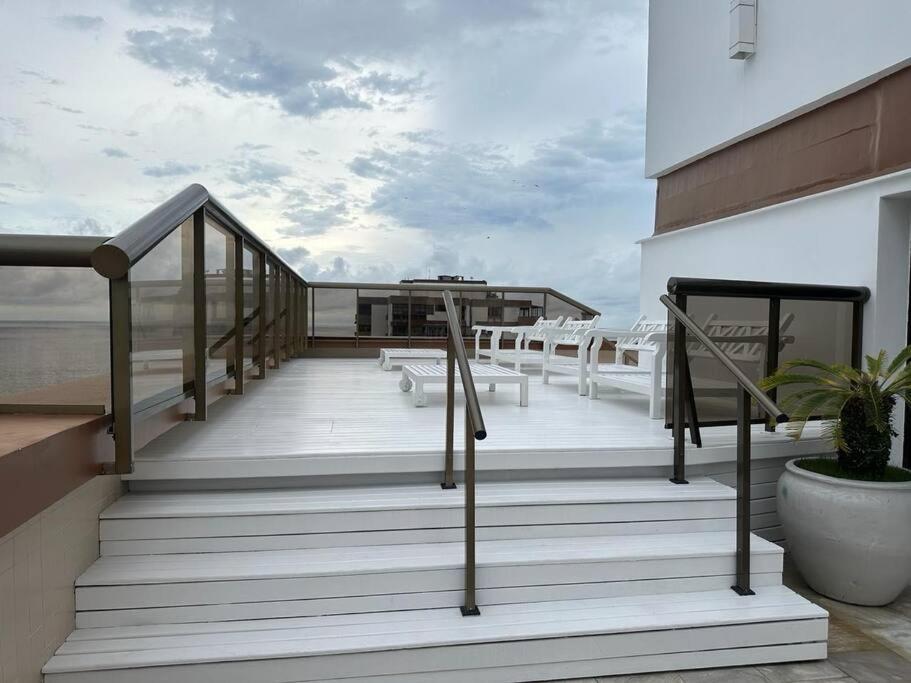Beachfront Condo Large Apartament