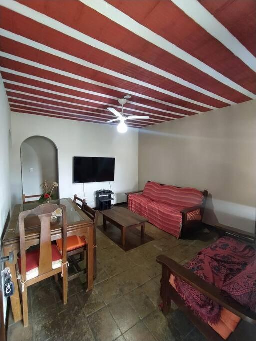 Casa espaçosa com Piscina e Churrasqueira em Penedo
