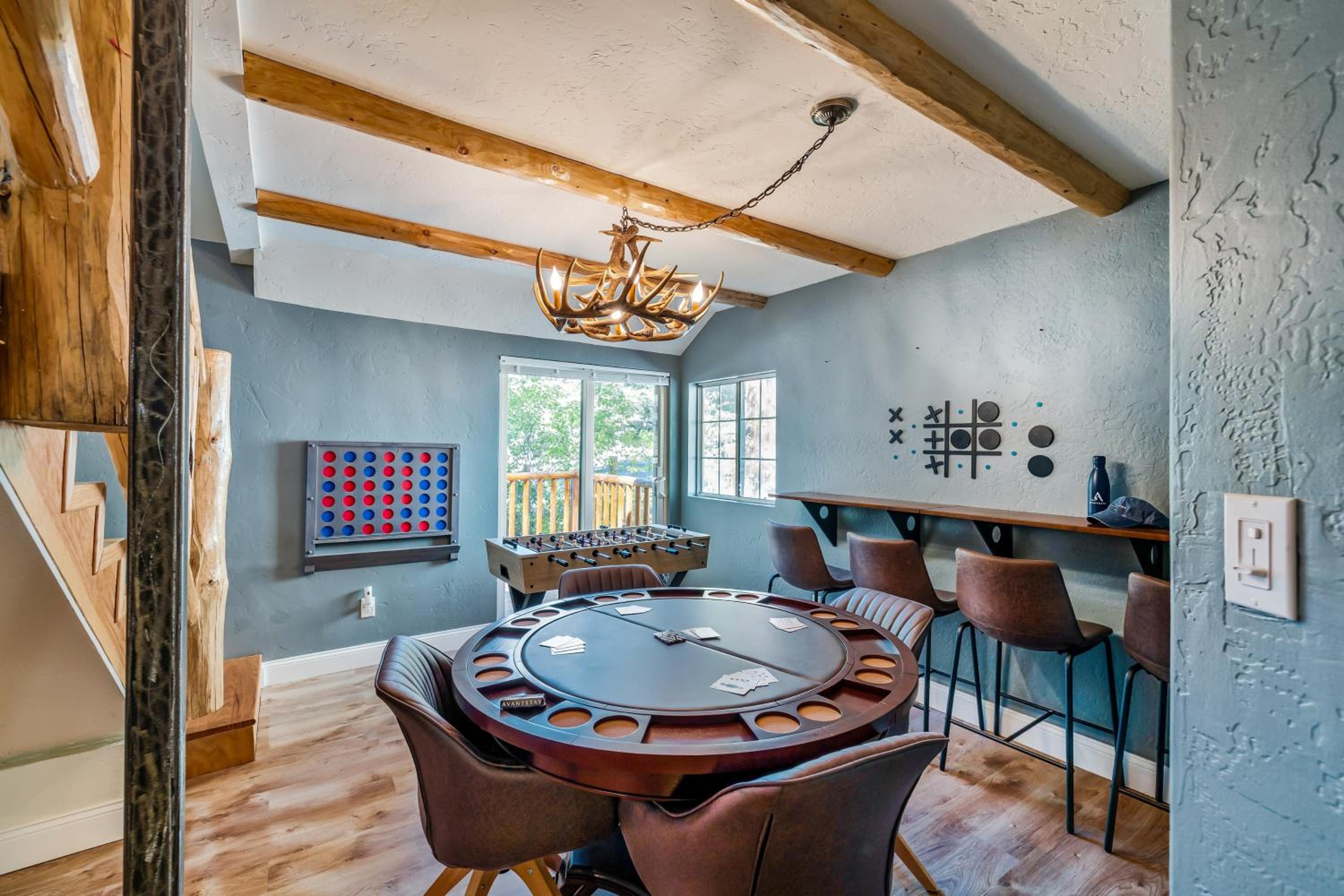 10 Mins to the Lake Hot Tub Game Room Modern Cabin Bearpaw by AvantStay