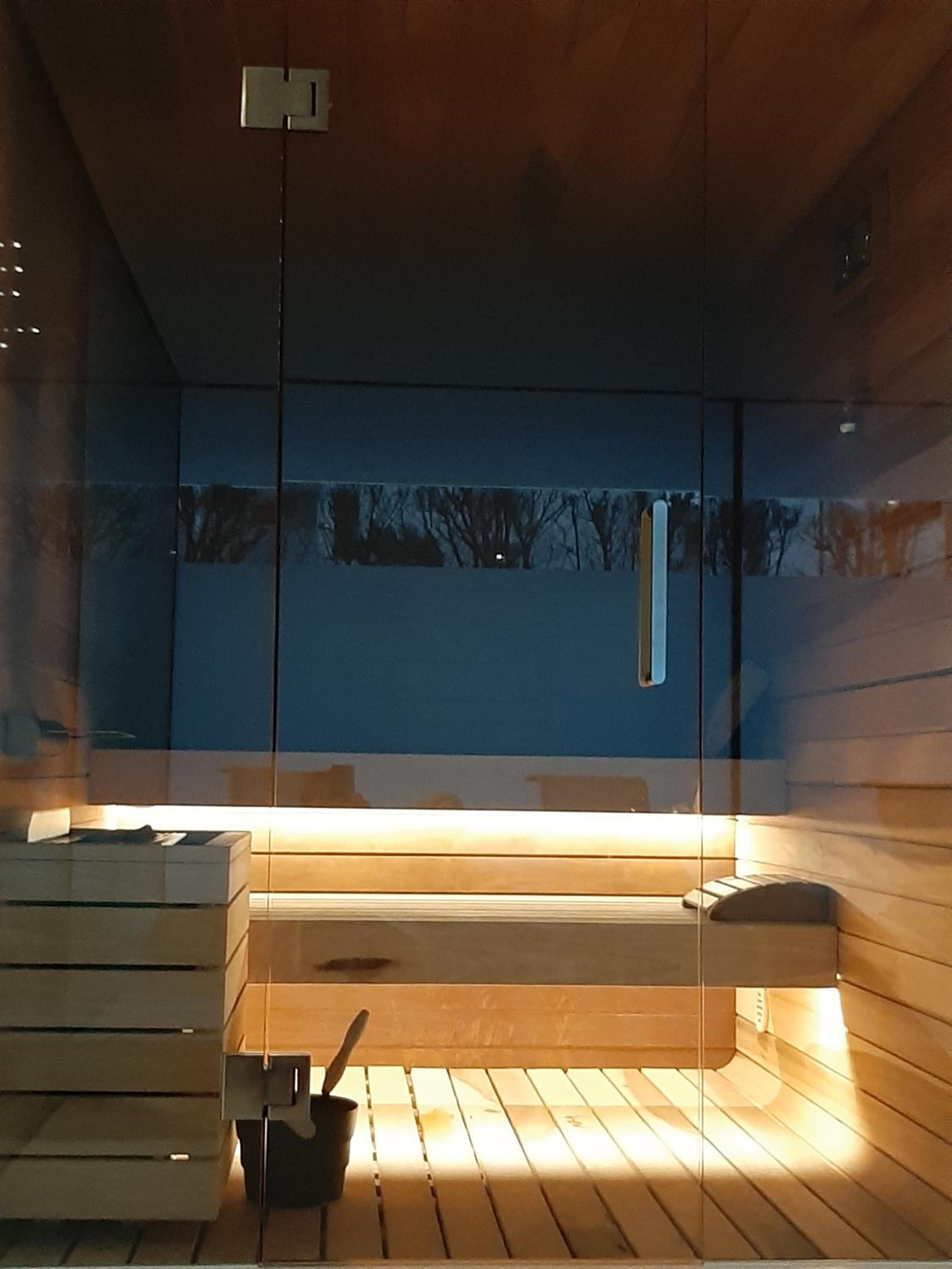 Luxury apartment pool, Spa, gym view 3