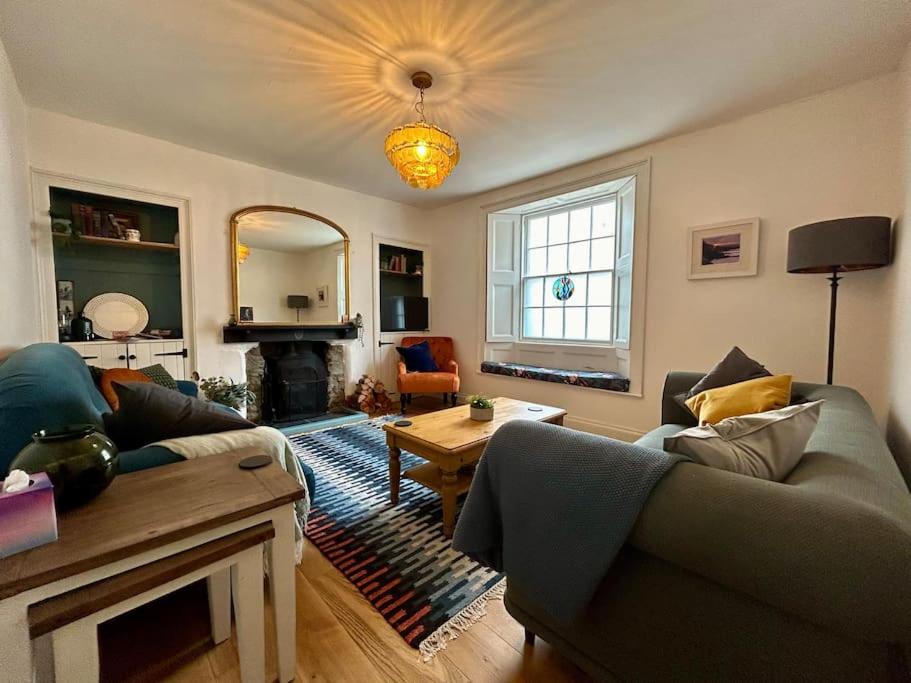 Compass Cottage