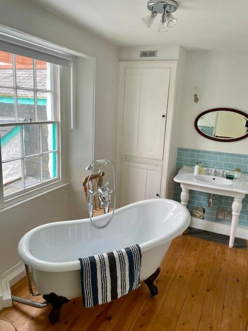 Compass Cottage