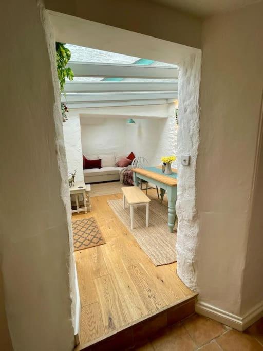 Compass Cottage