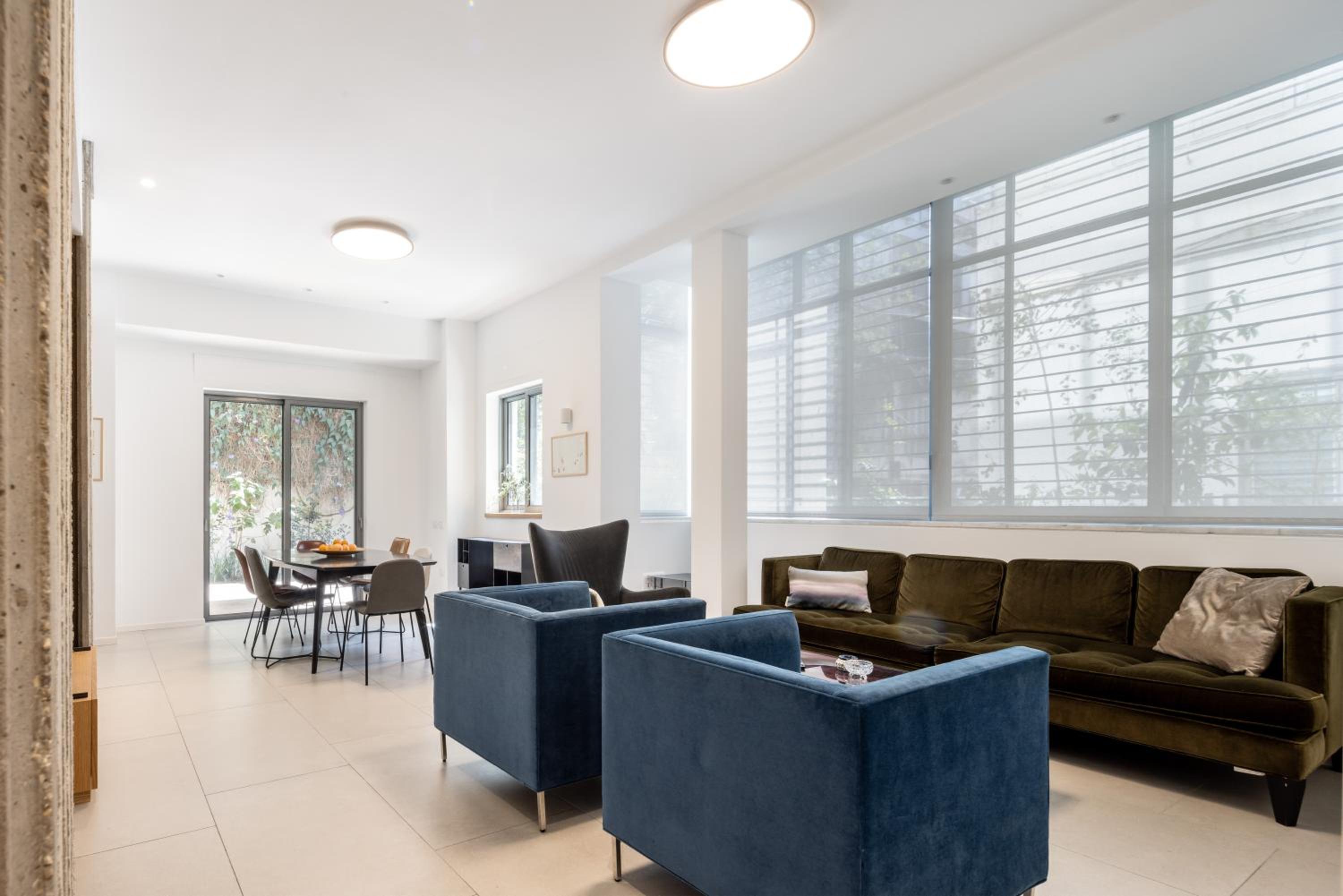 Heart of Tel Aviv Garden Oasis by Sea N' Rent view 5