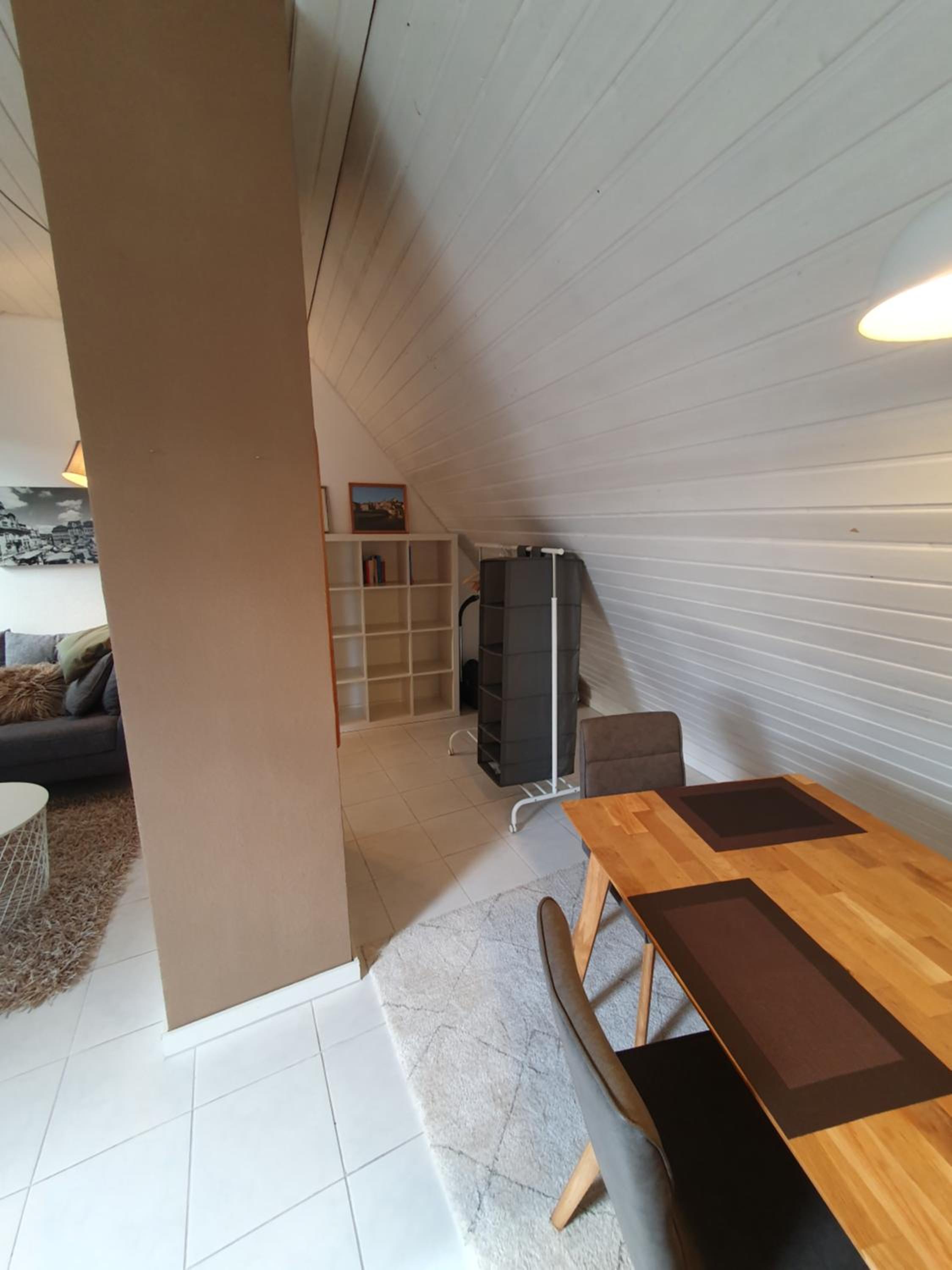Zentrale Dachwohnung in SHA