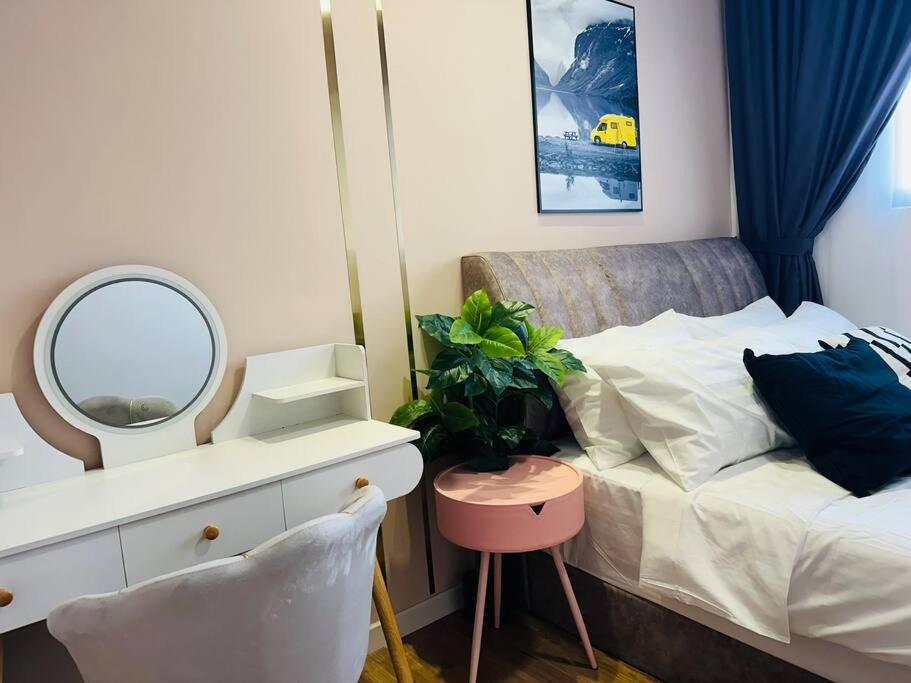 MVC30#Family Suite 8pax 3 Rooms Sunway Velocity Mall Cheras IKEA Mytown Short Walk to MRT & LRT Maluri