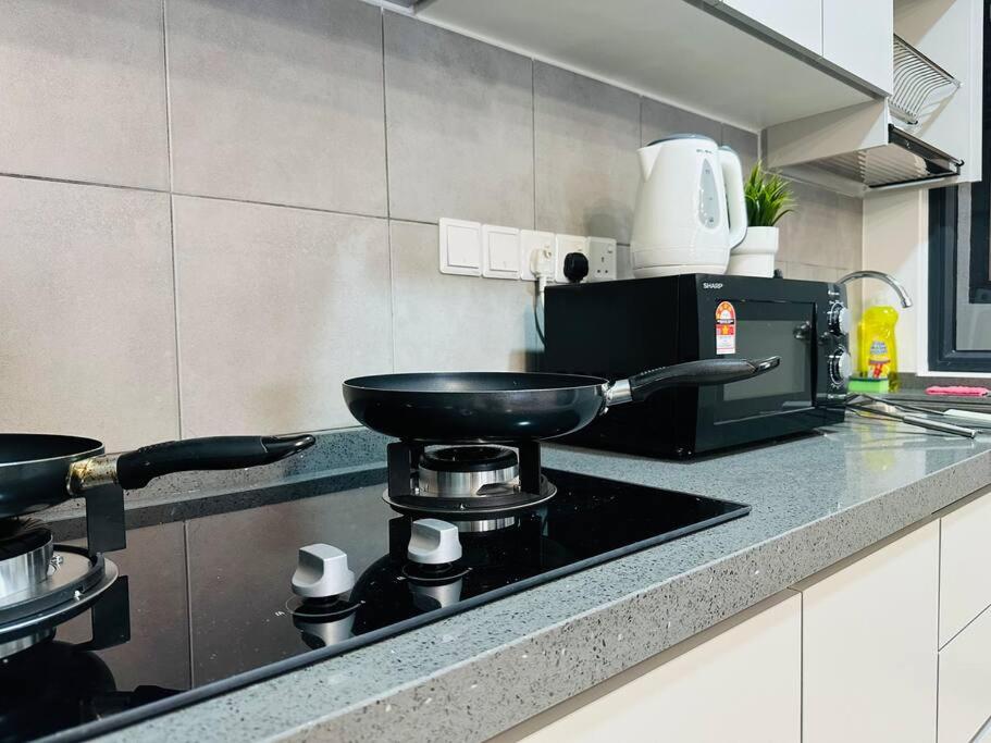 MVC30#Family Suite 8pax 3 Rooms Sunway Velocity Mall Cheras IKEA Mytown Short Walk to MRT & LRT Maluri