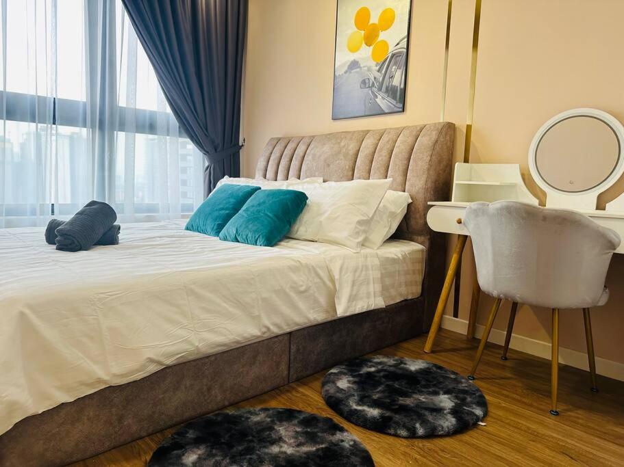 MVC30#Family Suite 8pax 3 Rooms Sunway Velocity Mall Cheras IKEA Mytown Short Walk to MRT & LRT Maluri