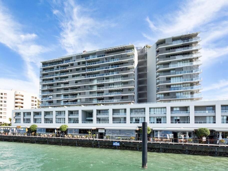 Absolute Waterfront - Enjoy Exceptional Lifestyle