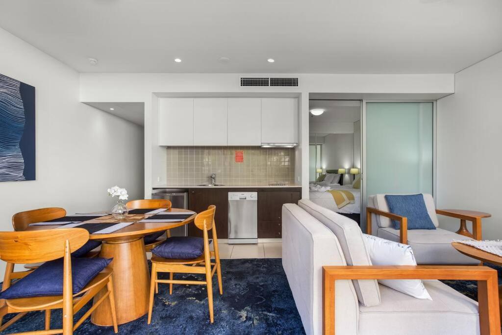 Absolute Waterfront - Enjoy Exceptional Lifestyle