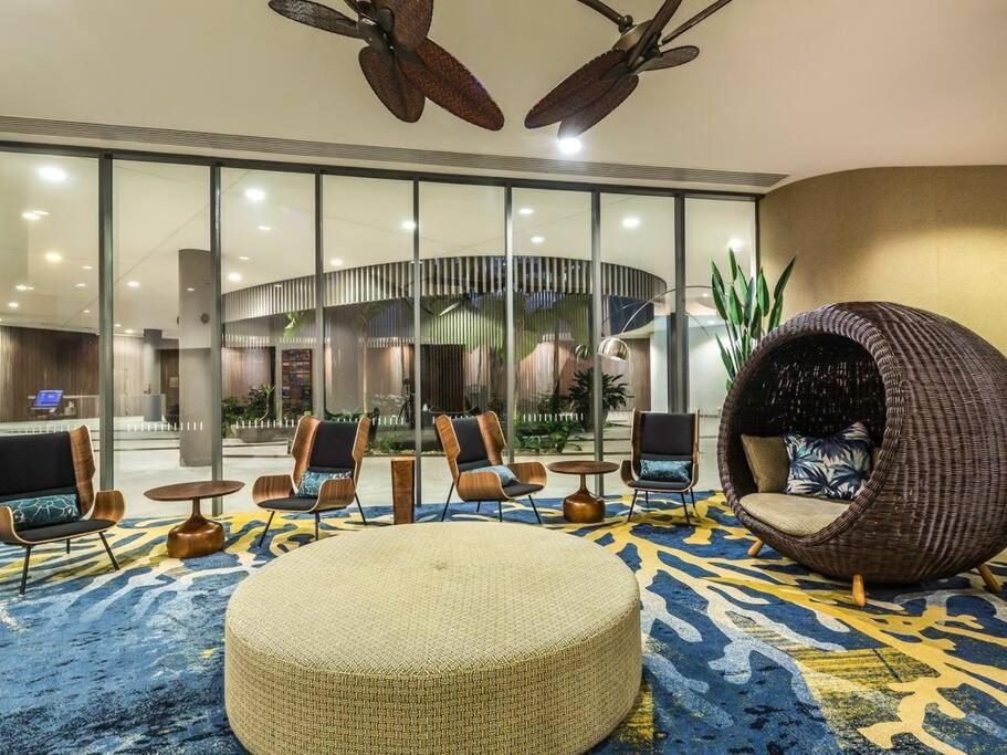 Absolute Waterfront - Enjoy Exceptional Lifestyle
