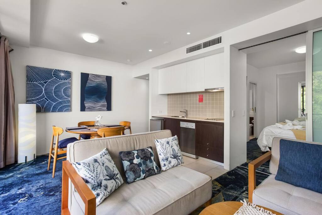 Absolute Waterfront - Enjoy Exceptional Lifestyle