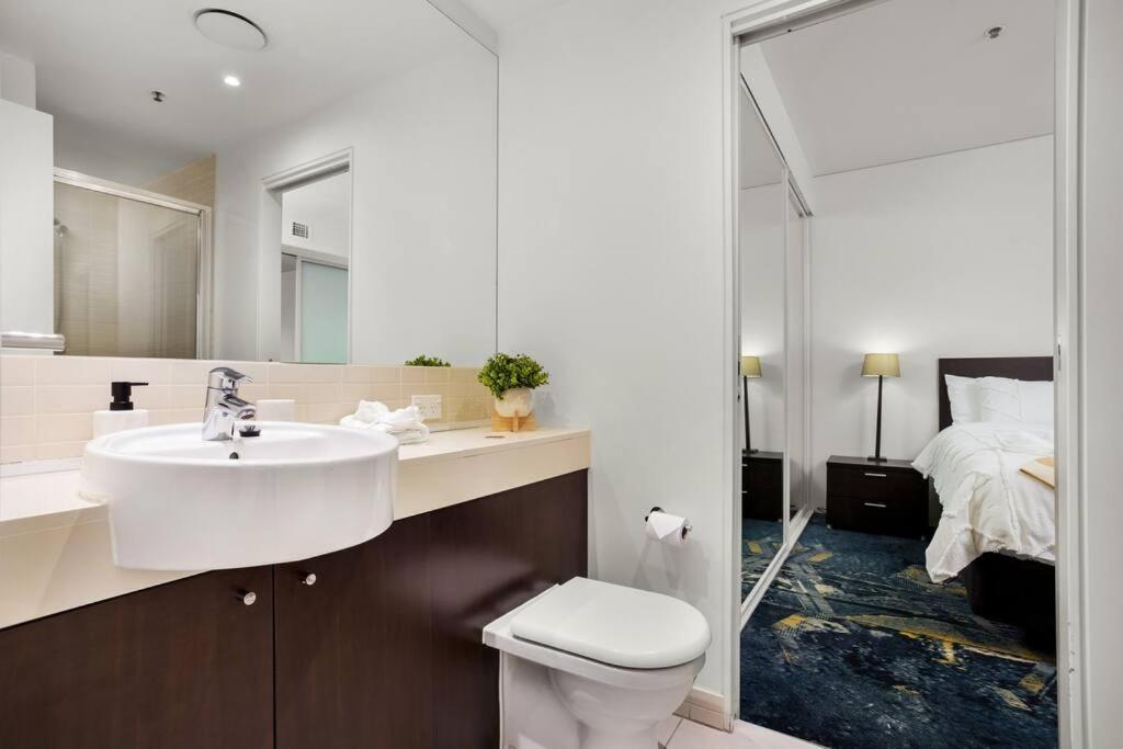 Absolute Waterfront - Enjoy Exceptional Lifestyle