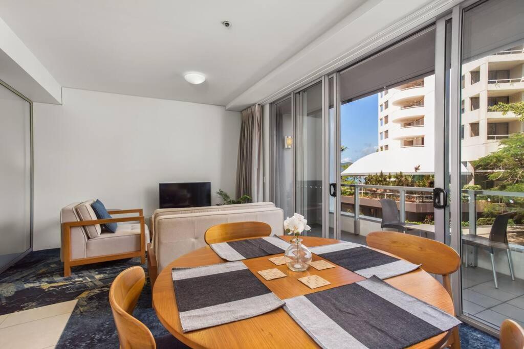Absolute Waterfront - Enjoy Exceptional Lifestyle