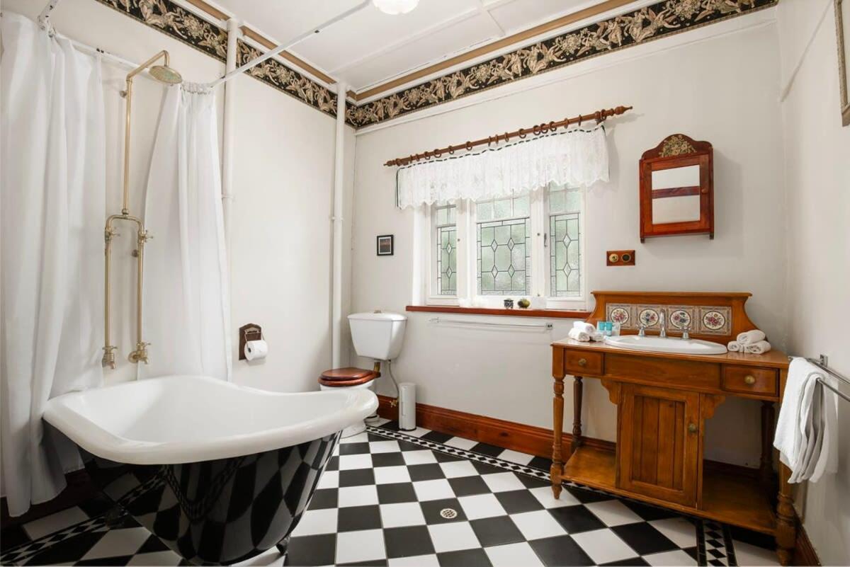The Postmaster's Manor - Willunga Heritage Hideaway
