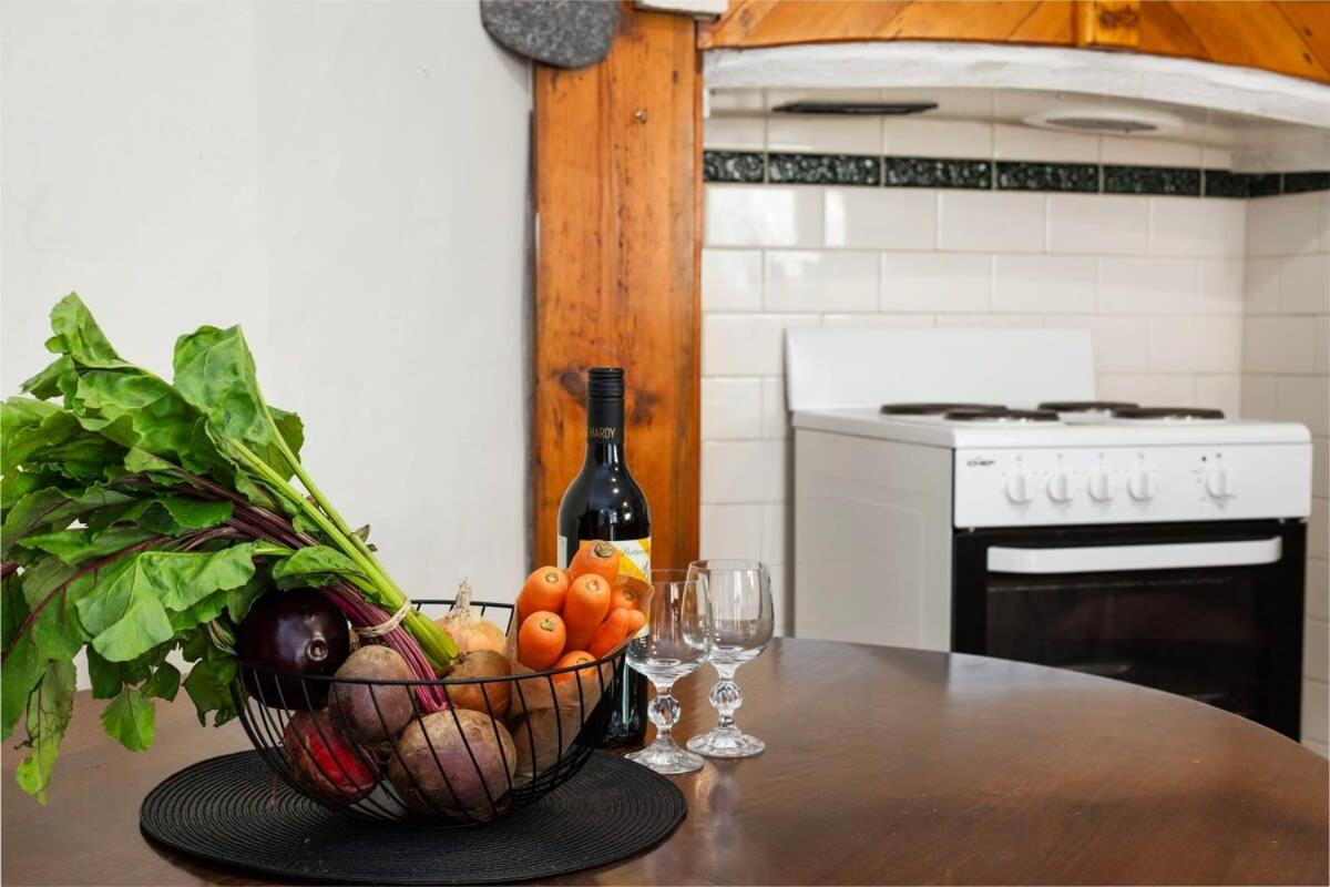 The Postmaster's Manor - Willunga Heritage Hideaway