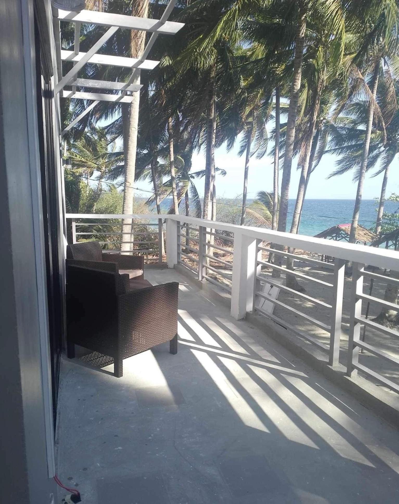 Da Arreglados’ Beach House