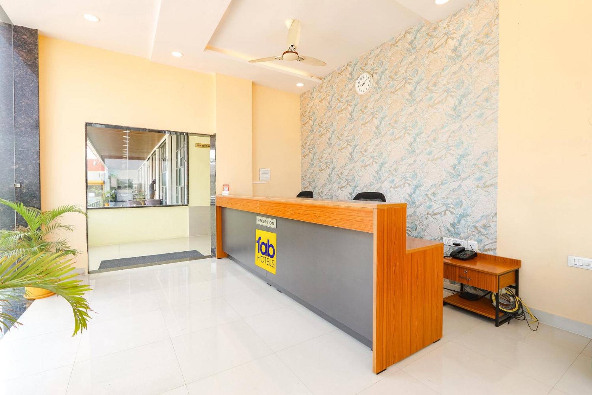 Lobby & Reception