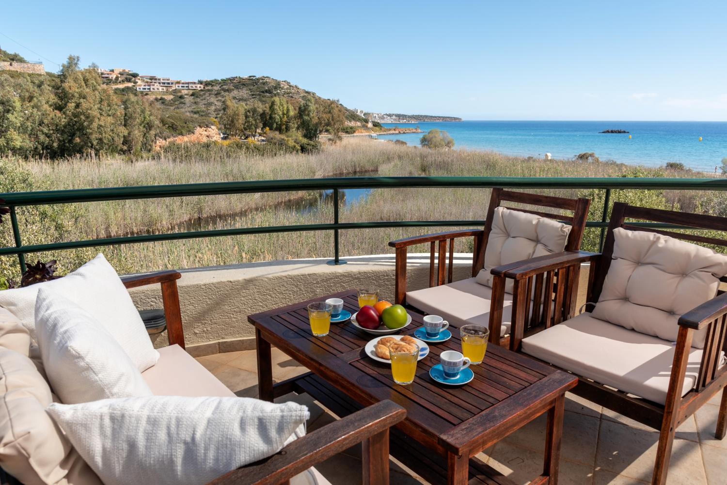 Coastal Dream beachView BBQ free parking WiFi 2 bedroom view 3