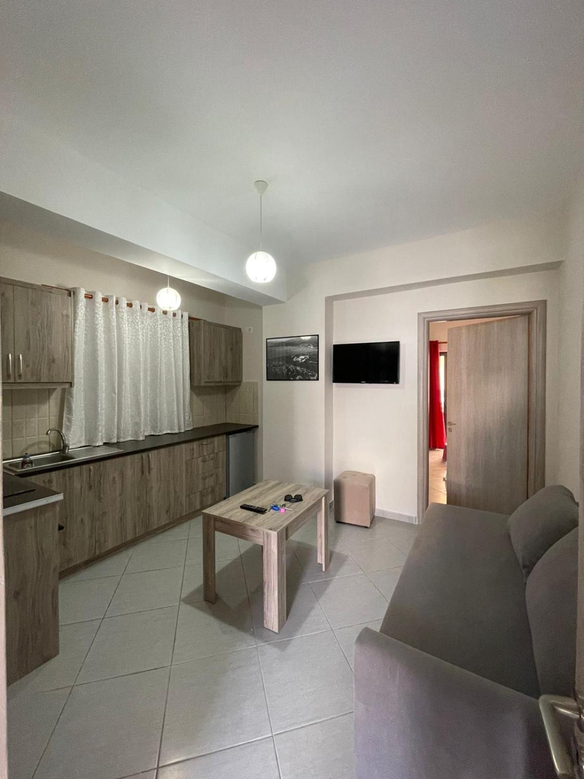 Onis Apartments