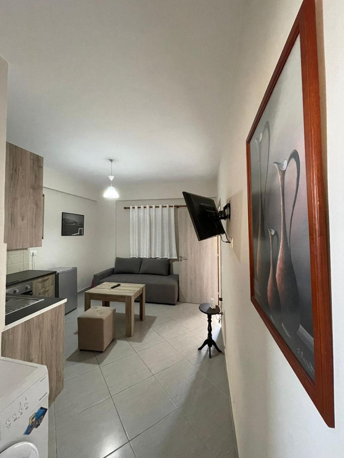Onis Apartments