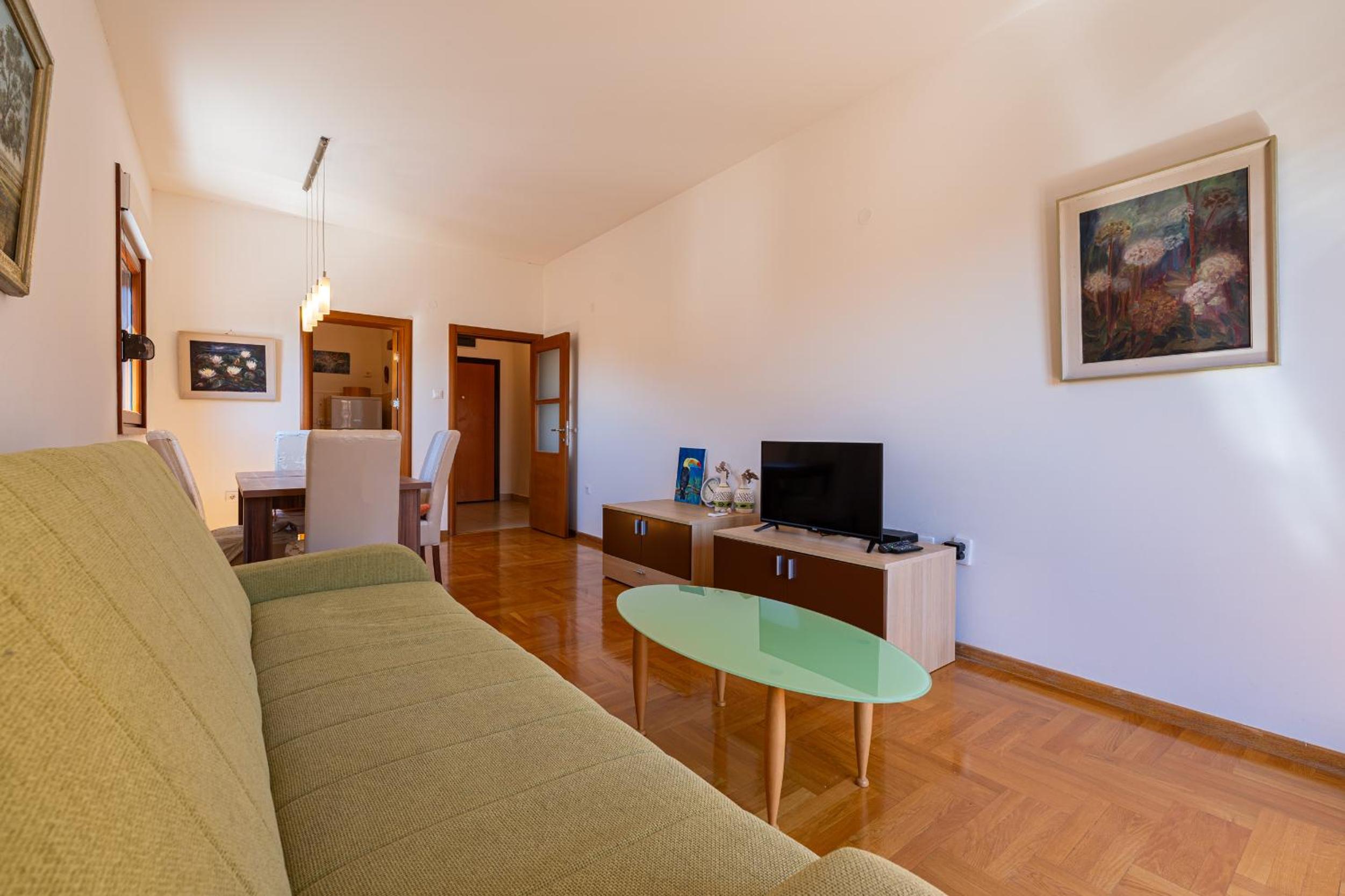 Family One bedroom apartment with Panoramic city view