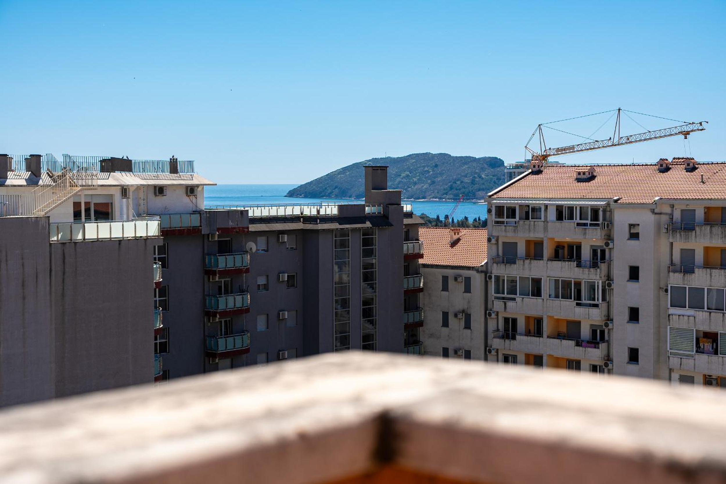 Family One bedroom apartment with Panoramic city view
