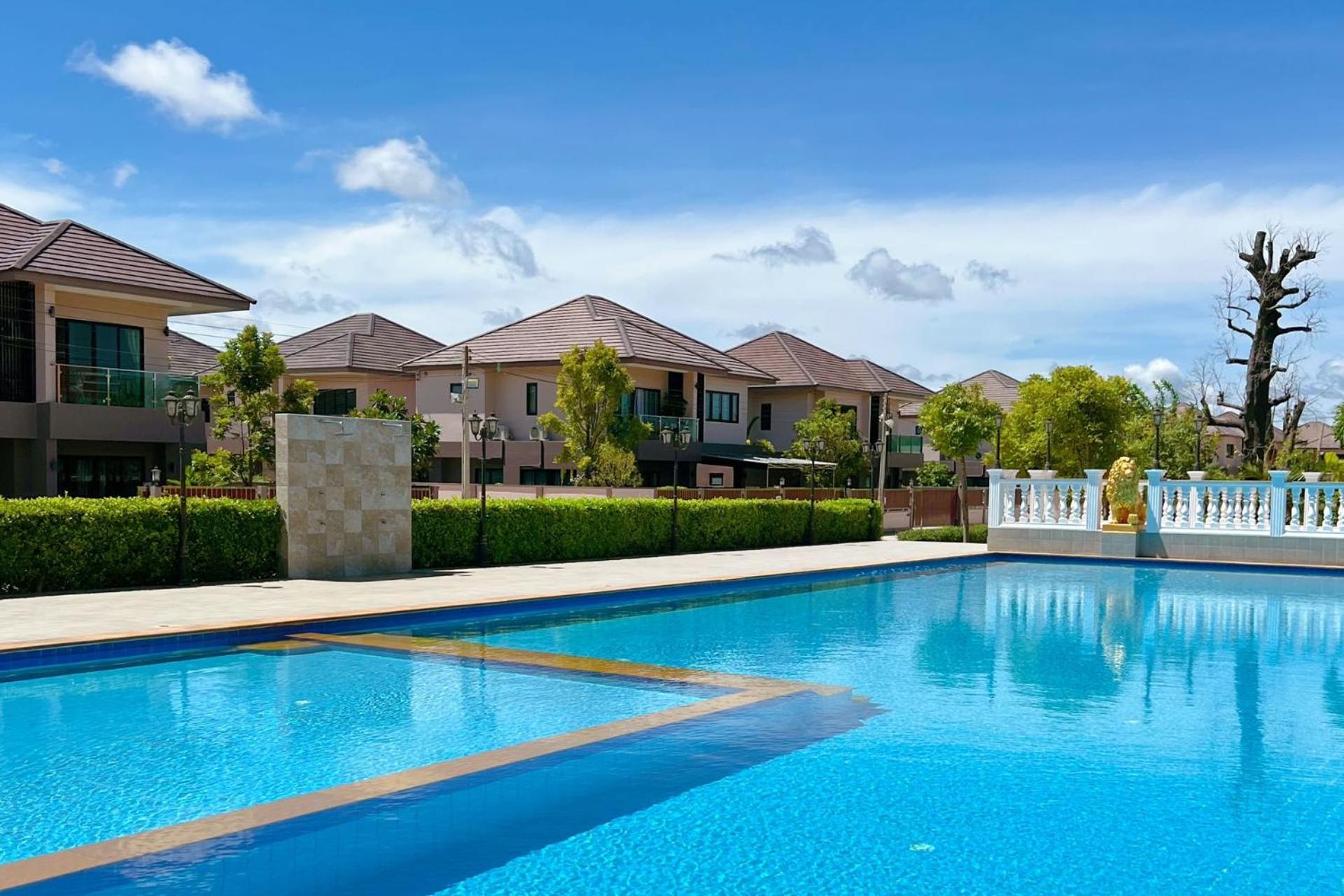 4 bedrooms, 4 bathrooms, villa with swimming pool, free Wi-Fi, party available