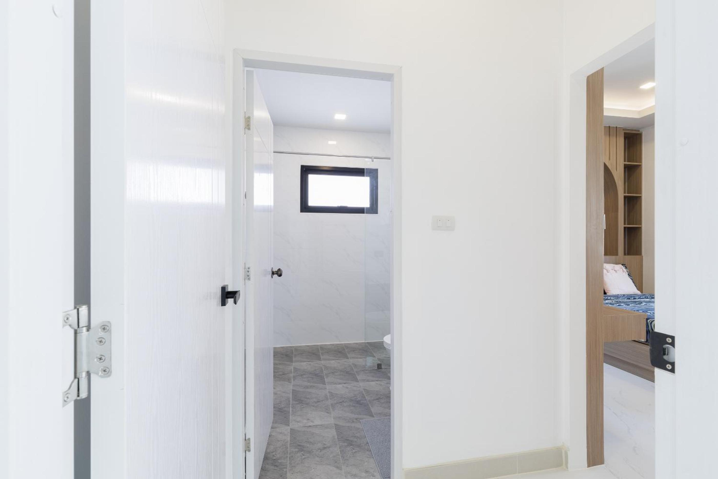 4 bedrooms, 4 bathrooms, villa with swimming pool, free Wi-Fi, party available