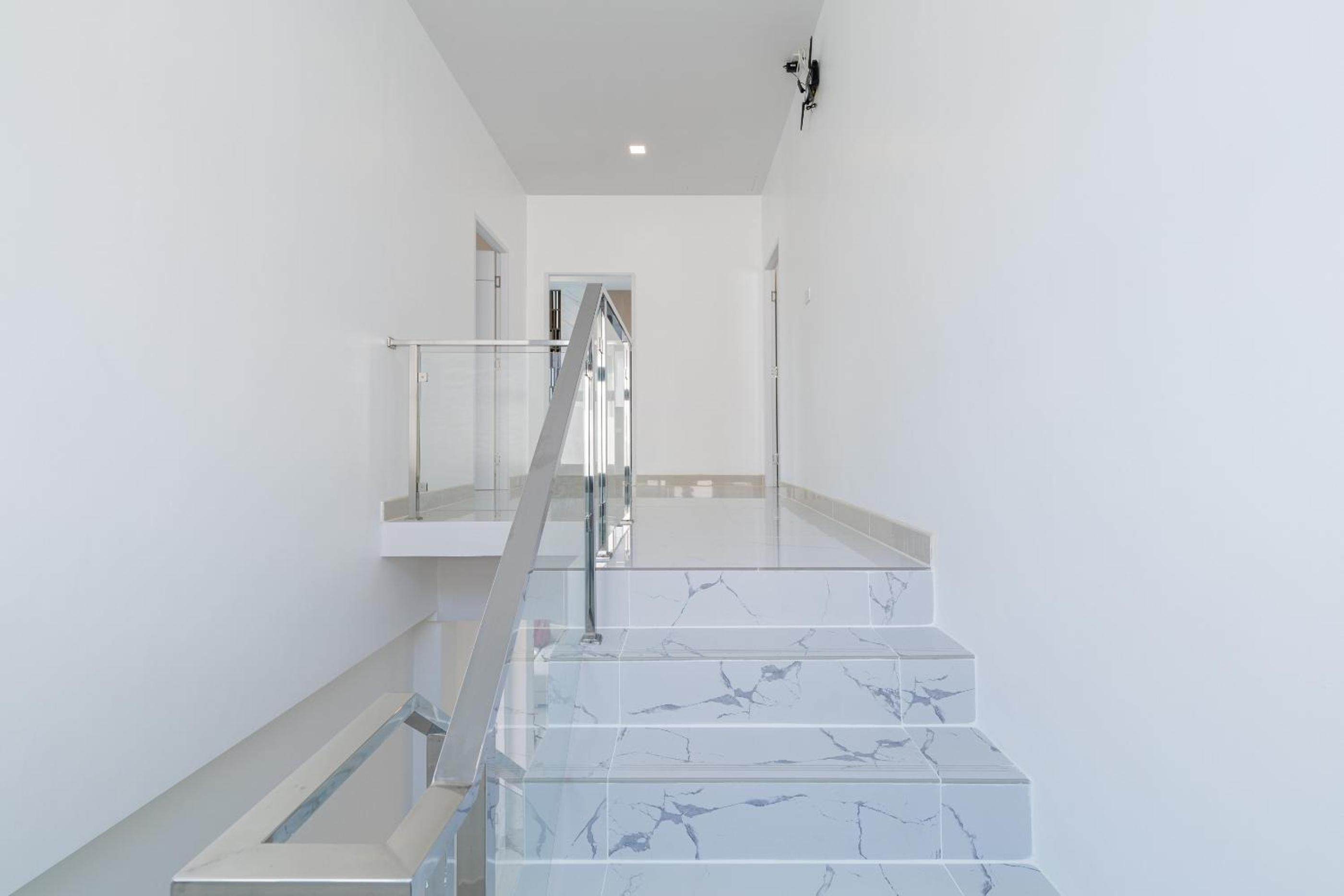 4 bedrooms, 4 bathrooms, villa with swimming pool, free Wi-Fi, party available