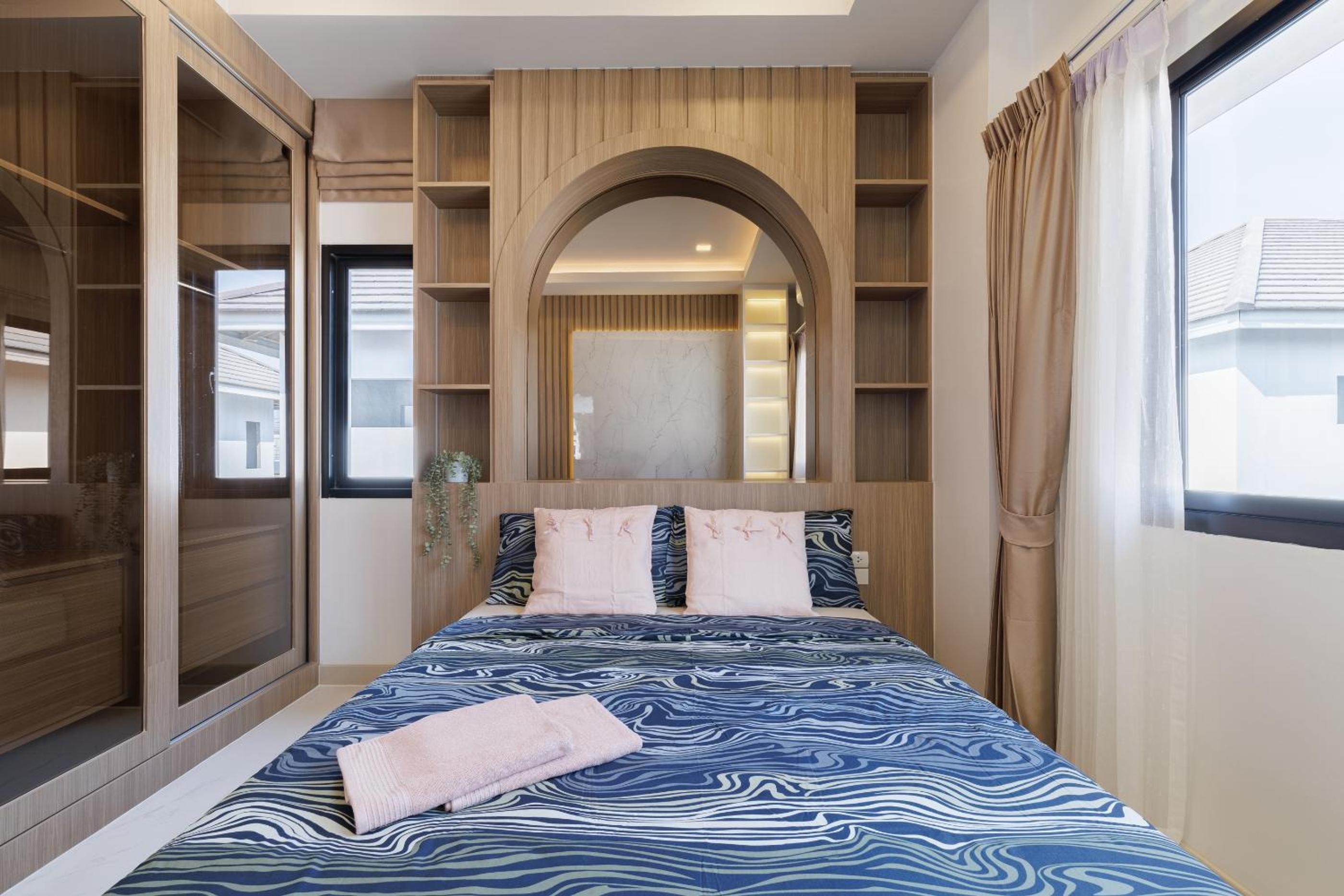 4 bedrooms, 4 bathrooms, villa with swimming pool, free Wi-Fi, party available