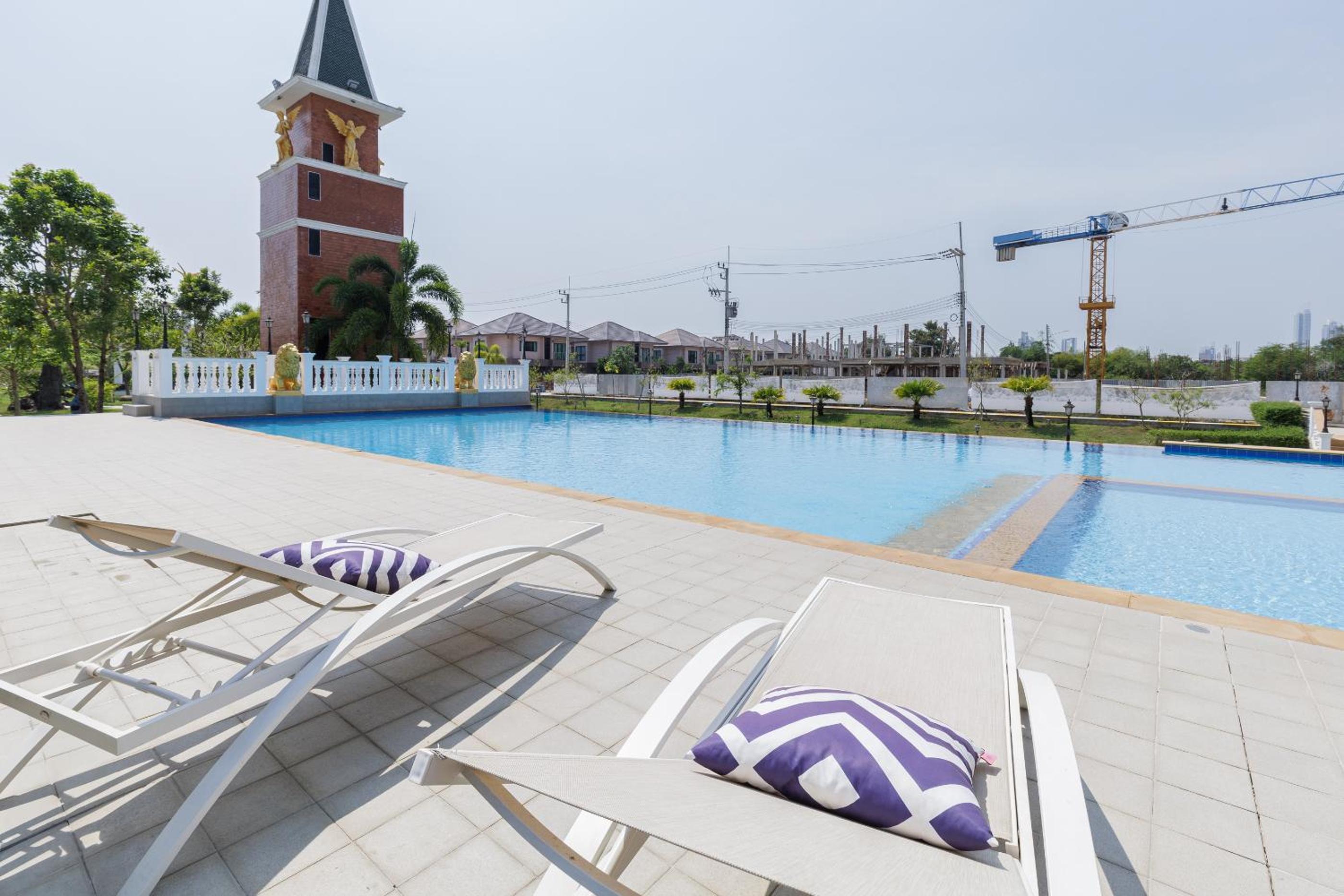 4 bedrooms, 4 bathrooms, villa with swimming pool, free Wi-Fi, party available