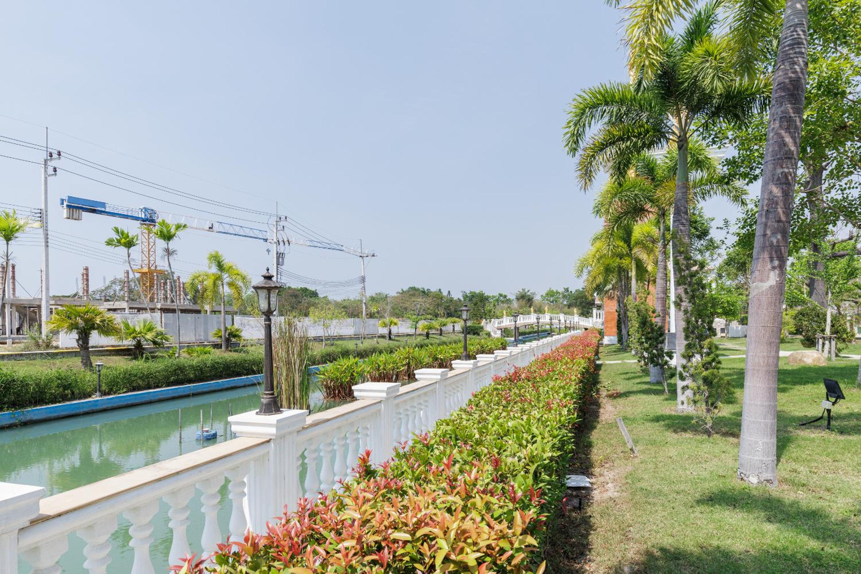 4 bedrooms, 4 bathrooms, villa with swimming pool, free Wi-Fi, party available