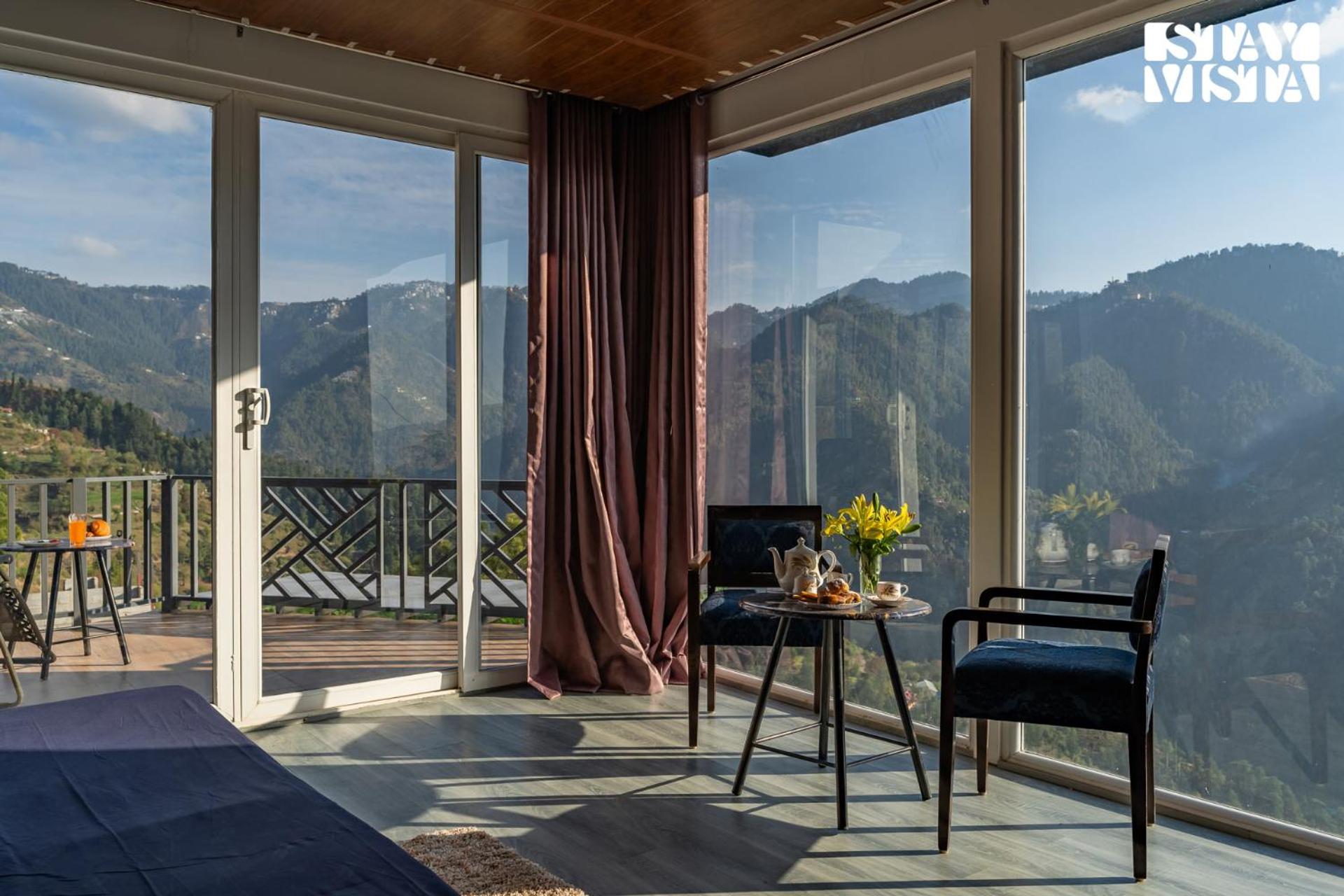 StayVista at Orion Villa with Jacuzzi, Mountain View
