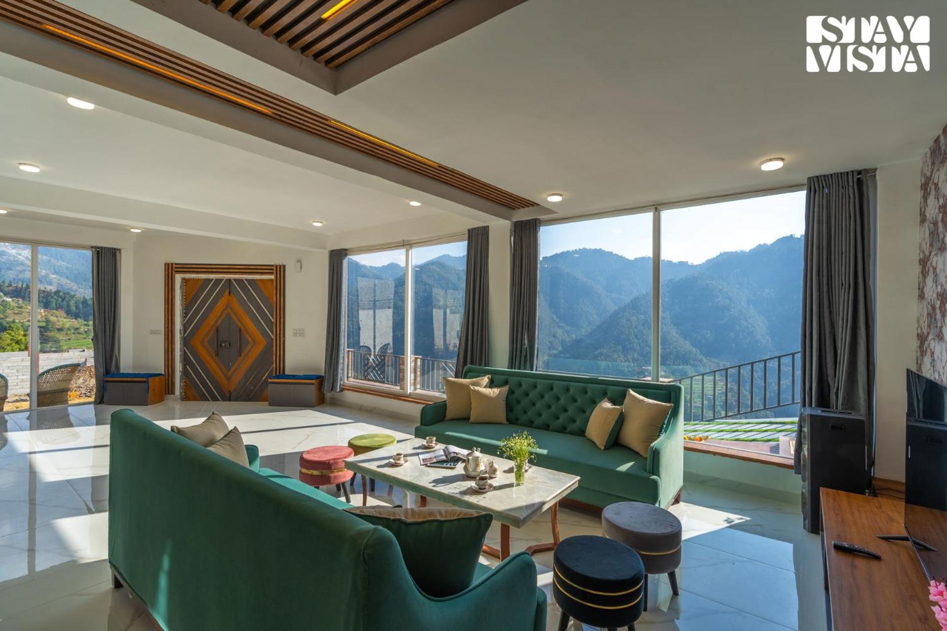 StayVista at Orion Villa with Jacuzzi, Mountain View