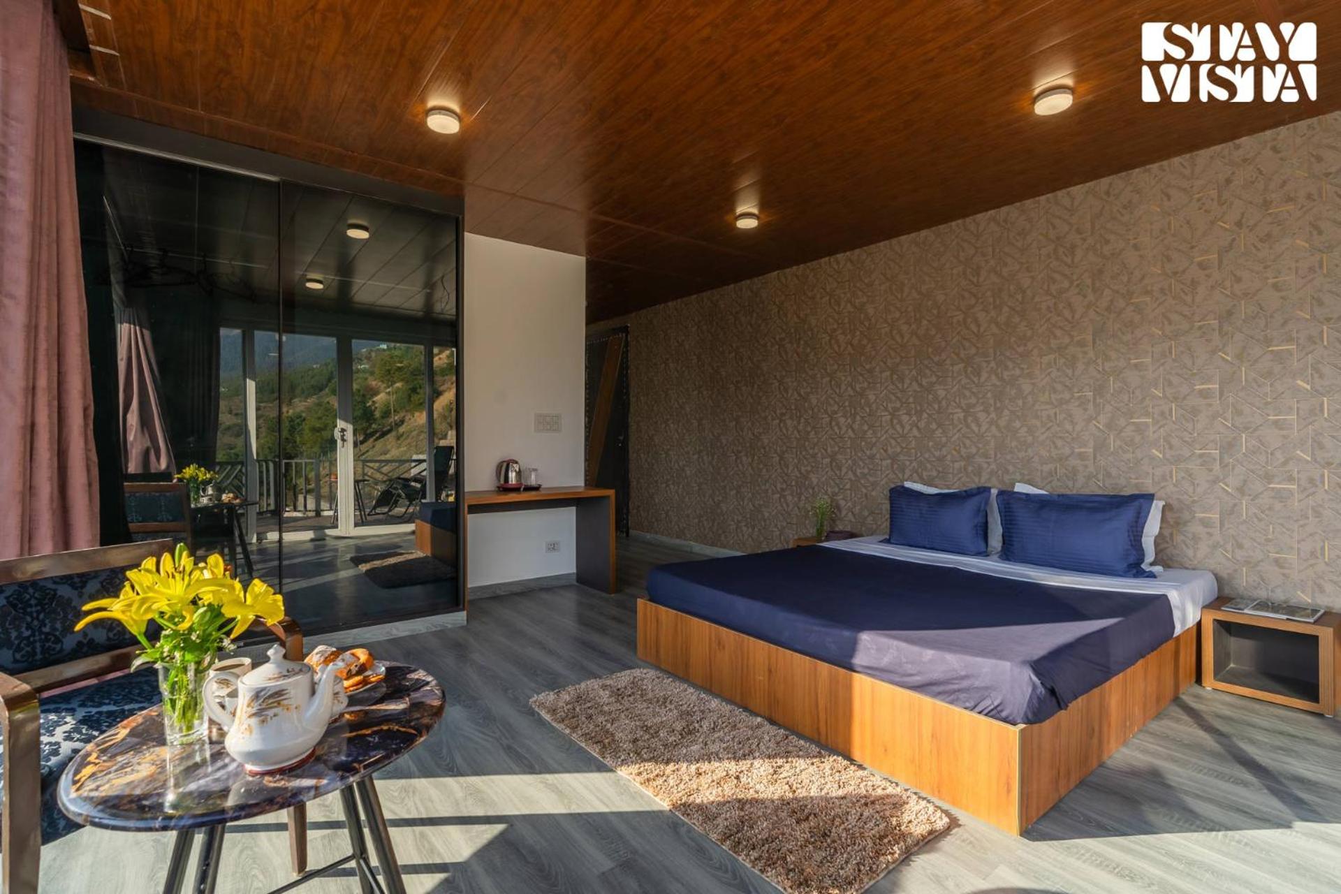 StayVista at Orion Villa with Jacuzzi, Mountain View