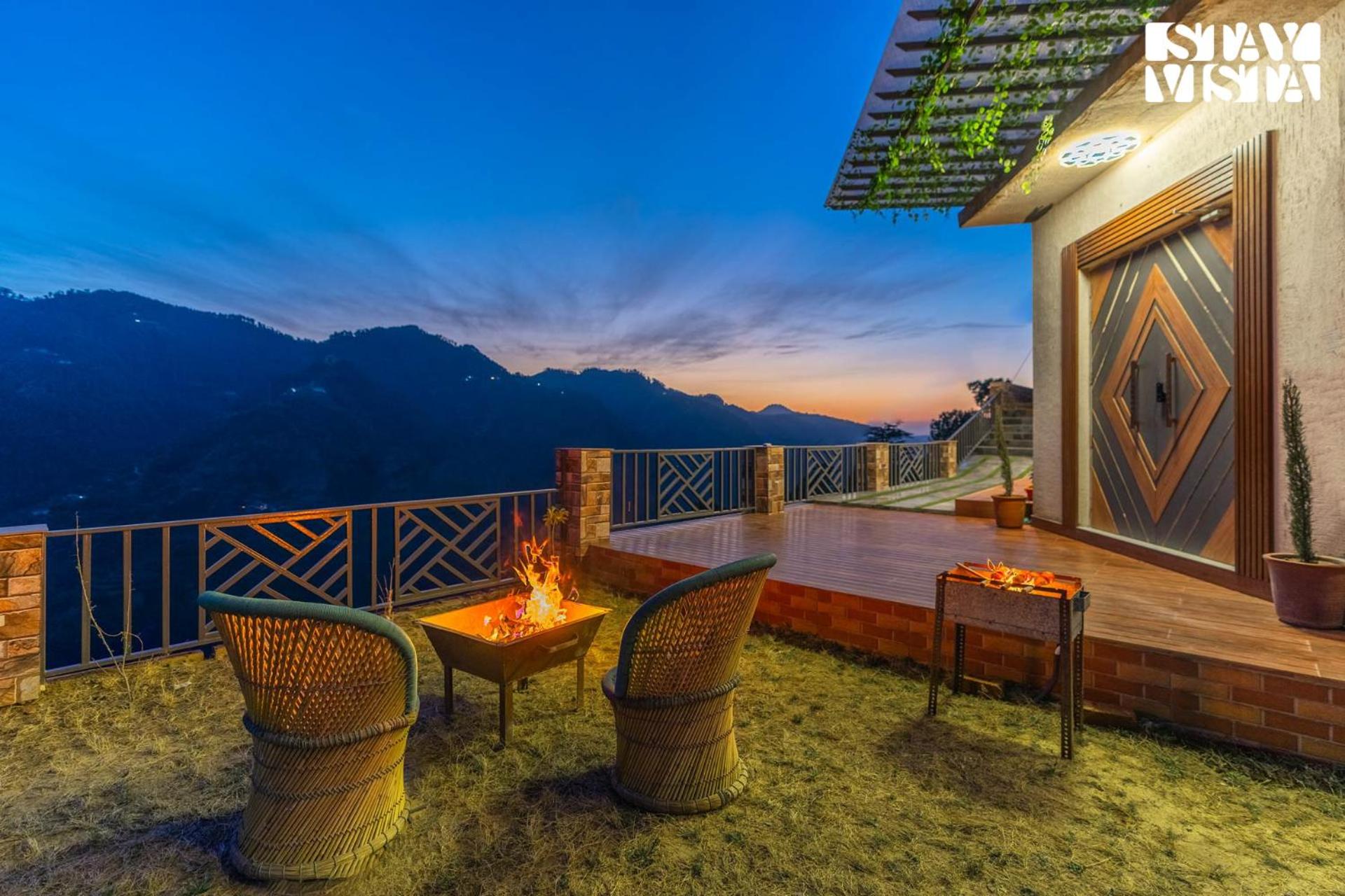 StayVista at Orion Villa with Jacuzzi, Mountain View