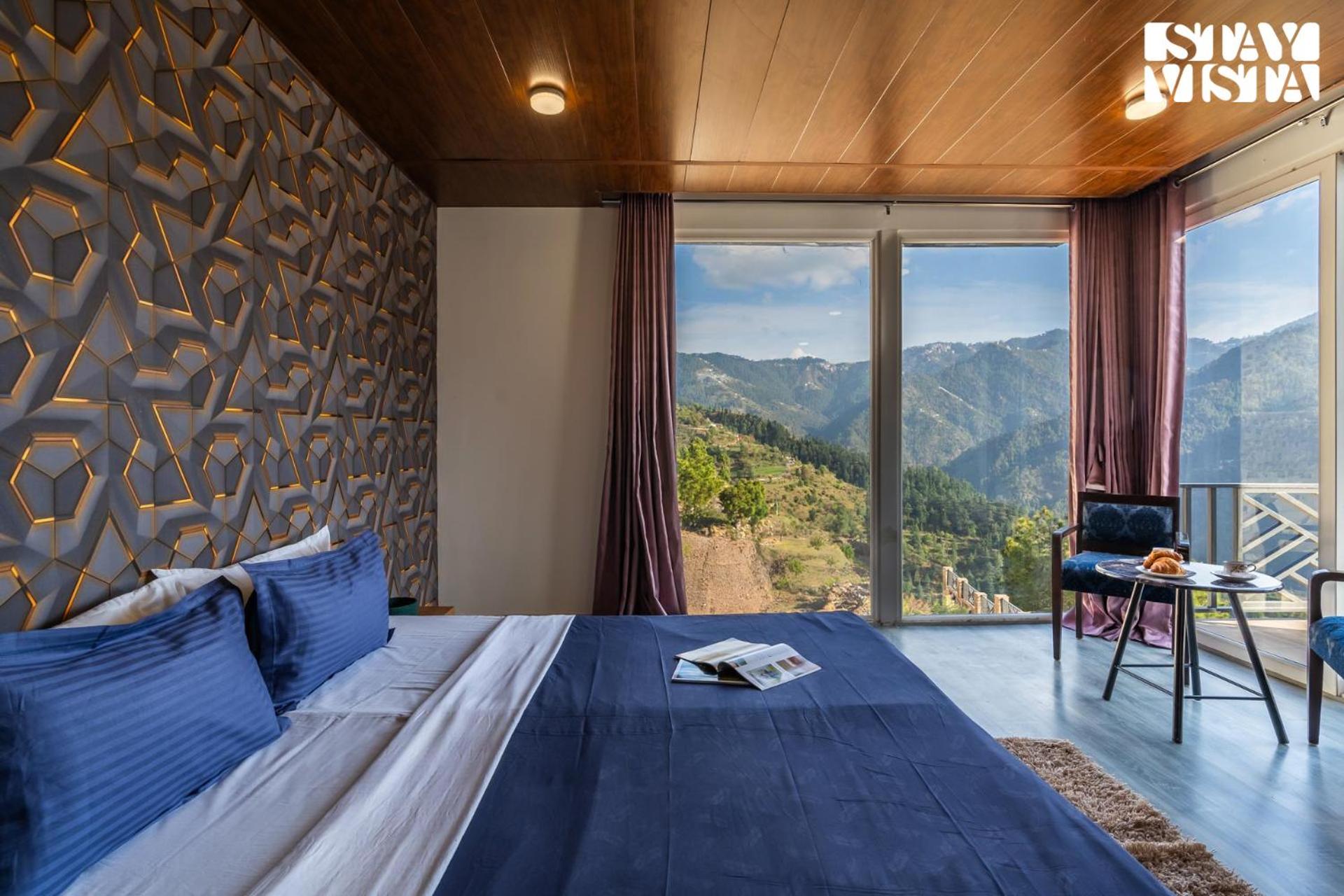StayVista at Orion Villa with Jacuzzi, Mountain View