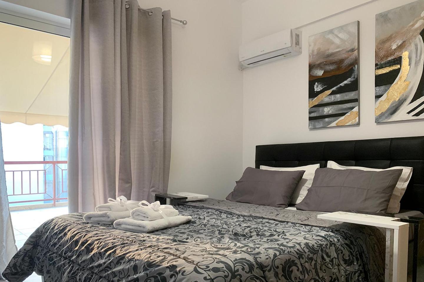 Luxury Elegance in City Center photo 3