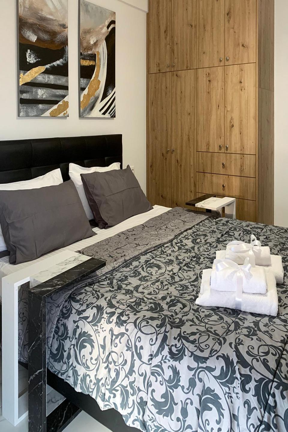 Luxury Elegance in City Center photo 2