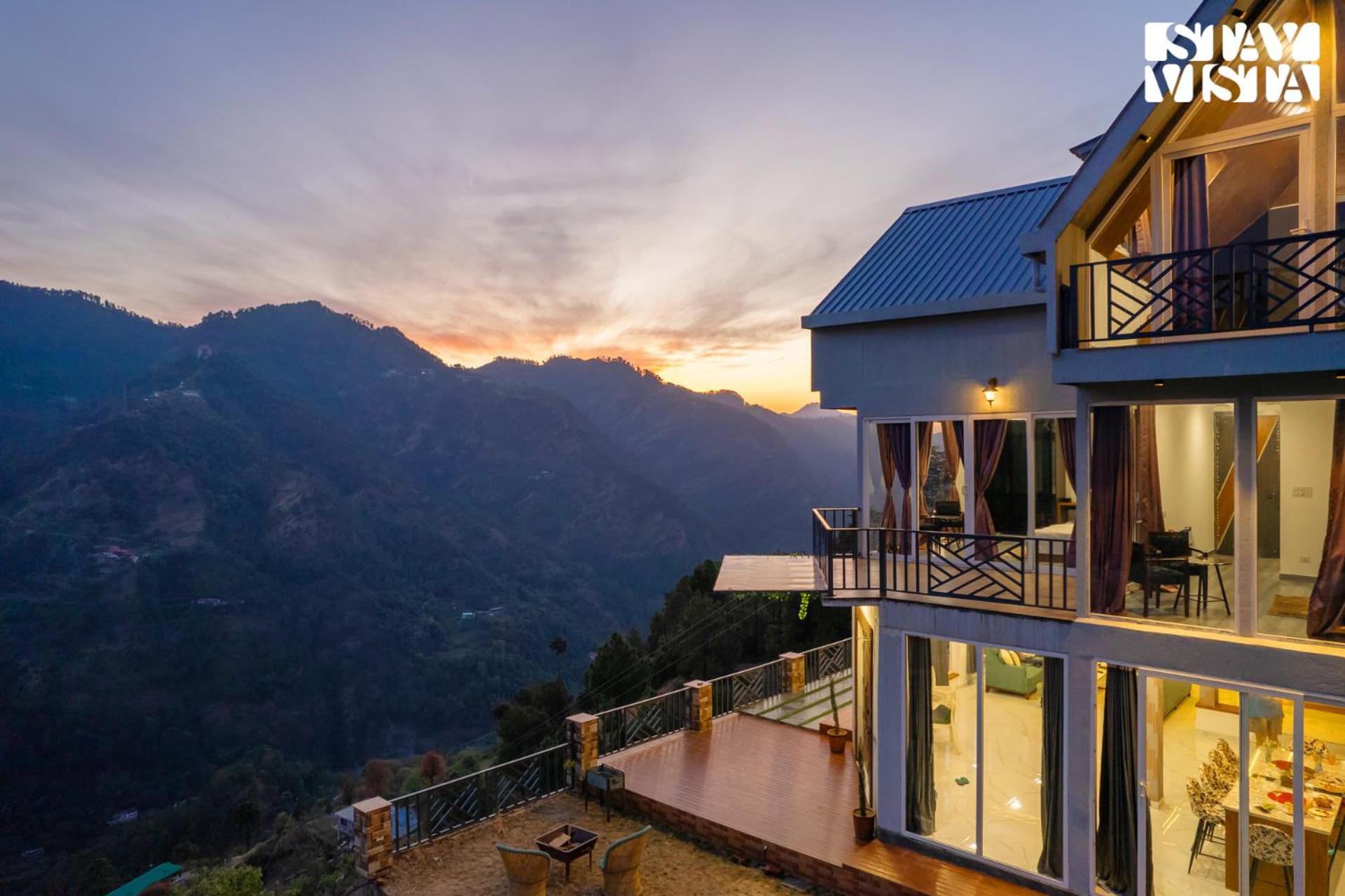 StayVista at Orion Villa with Jacuzzi, Mountain View