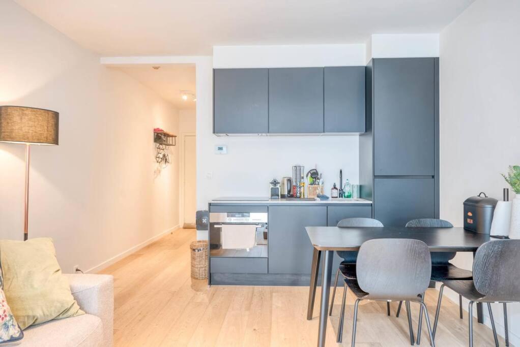 Your Stylish Seaside Studio Retreat & Parking