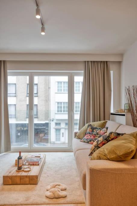 Your Stylish Seaside Studio Retreat & Parking