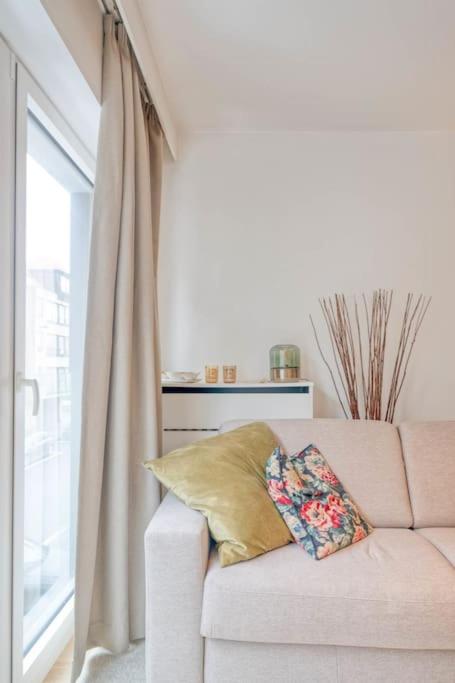 Your Stylish Seaside Studio Retreat & Parking