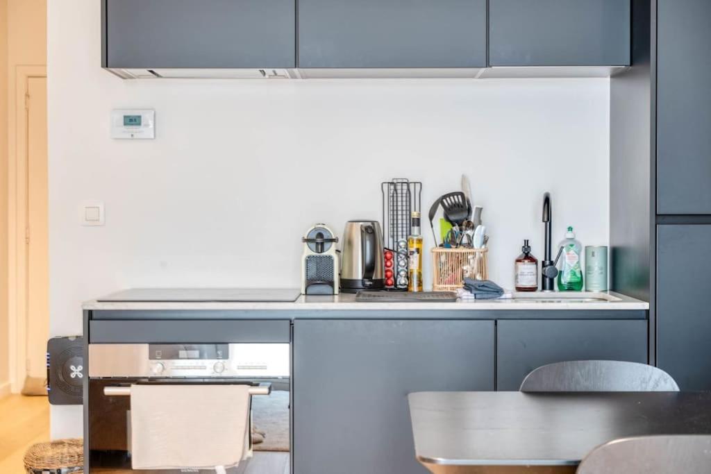 Your Stylish Seaside Studio Retreat & Parking