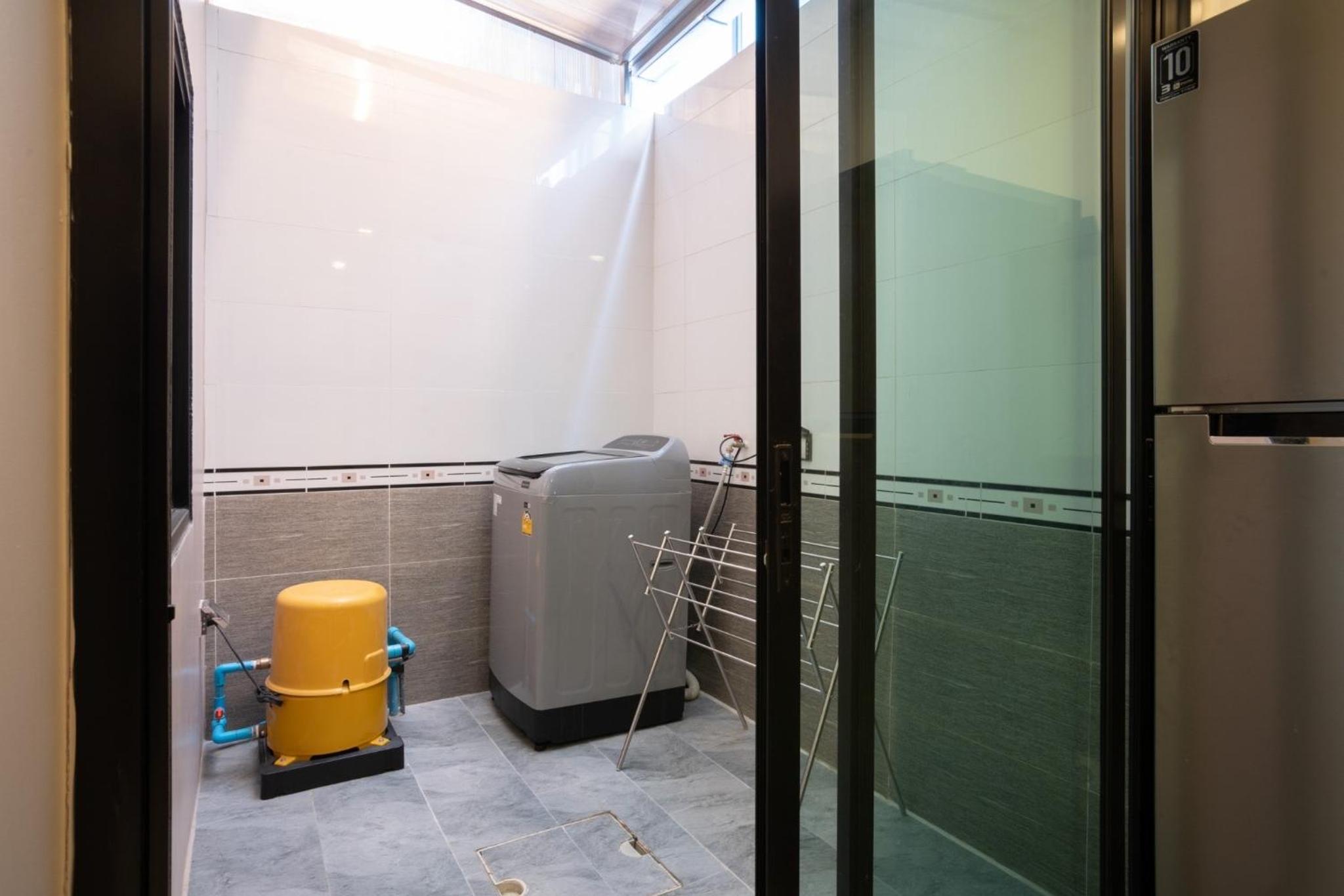 3-bedroom, 3-bathroom townhouse, community with swimming pool, gym, walking street for 20 minutes by car